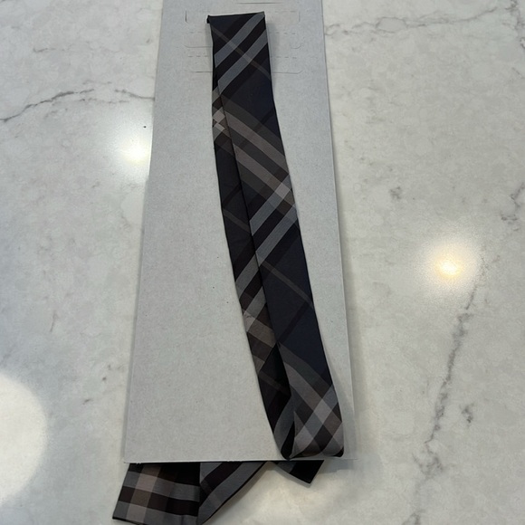Burberry Grey Nova Check Silk Tie - Picture 6 of 7